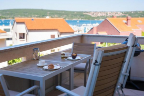 Sea & Wine Apartment with Terrace & Scenic Sea View, Punat